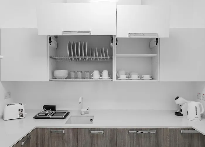 Seafront Elegance With Pool Appartement *