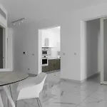 Seafront Elegance With Pool Apartmán Sliema