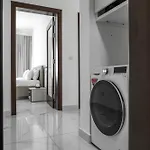 Apartmán Seafront Elegance With Pool *