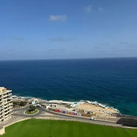 Seafront Elegance With Pool