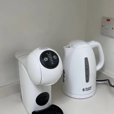 Seafront Elegance With Pool Apartman