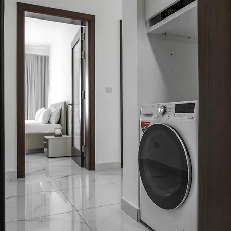 Apartman Seafront Elegance With Pool *