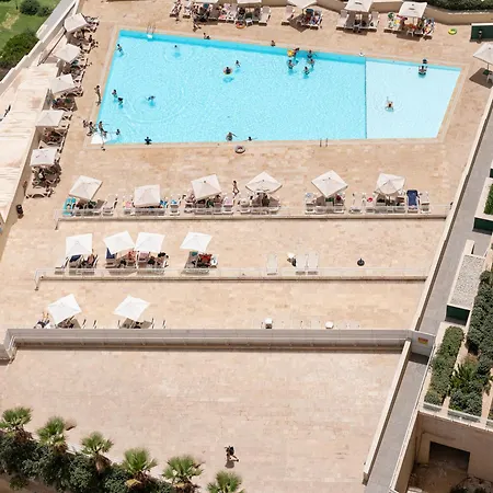 Seafront Elegance With Pool * スリーマ