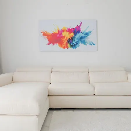 Seafront Elegance With Pool スリーマ